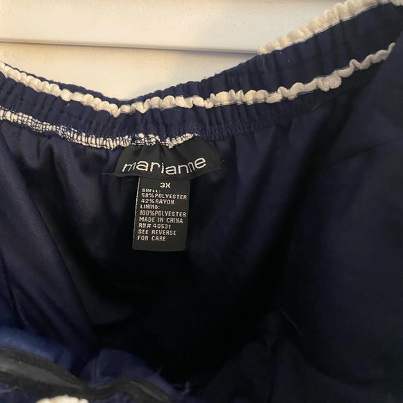 Marianne plus size dress - Picture 3 of 3